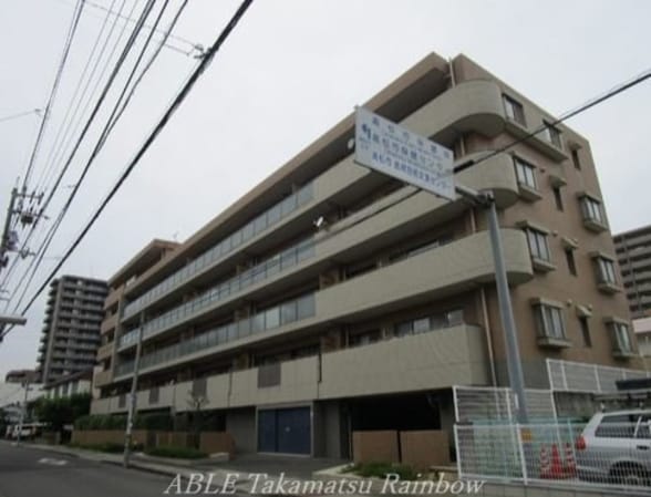 ファミール桜町の物件外観写真